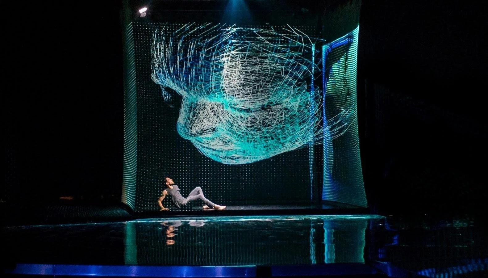 Holographic Stage Projection Screen System